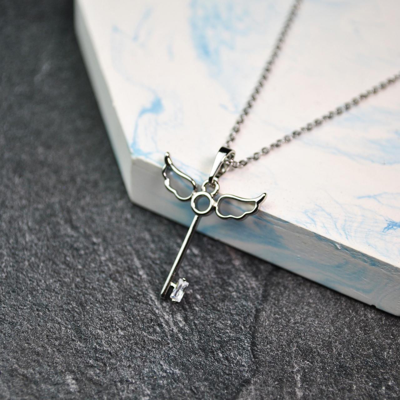 Кулон ключик с крыльями на цепочке медицинская сталь родий (x221-1)