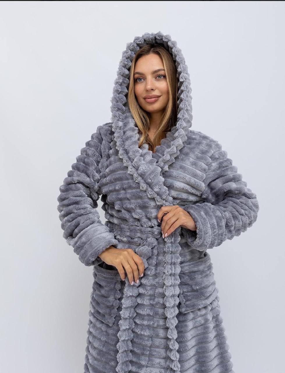Халат жіночий махровий Woman Romance Style 20768 р. 58 Шарпей/Сірий (Х-0002-58) - фото 2 Халат жіночий махровий Woman Romance Style 20768 р. 58 Шарпей/Сірий (Х-0002-58) - фото 2