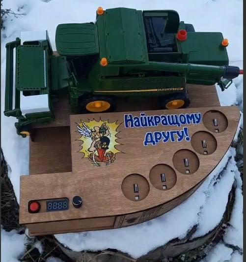 Устройство для разлива напитков Комбайнер John Deere автоматический на 5 рюмок (149б)