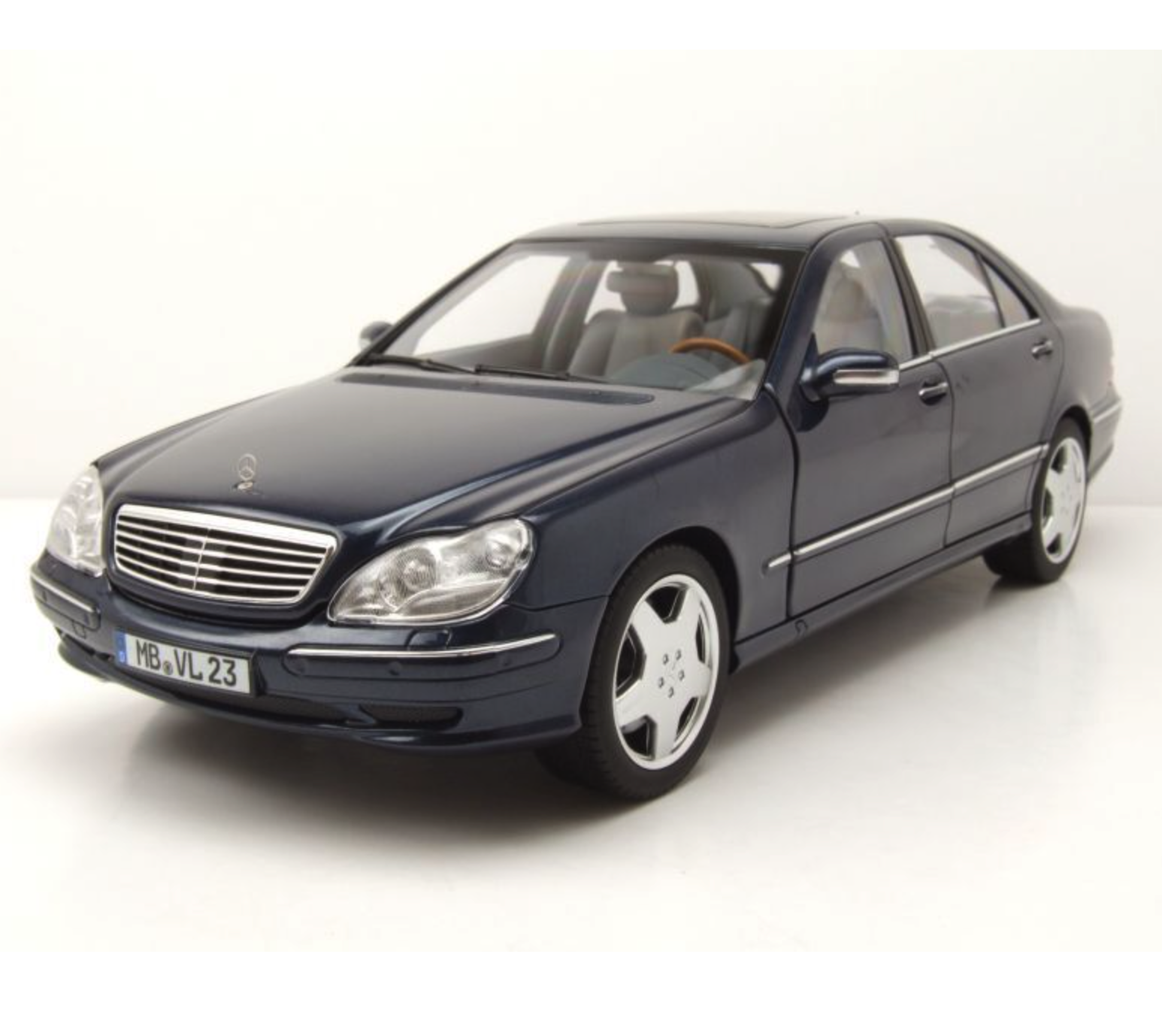 Модель автомобиля Norev 1:18 Mercedes-Benz S55 W220 AMG Blue Metallic (183817)
