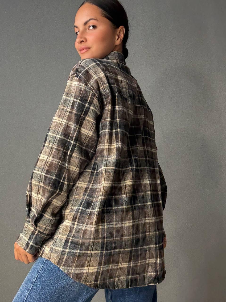 Сорочка жіноча YZY 7765 в клітинку оверсайз широка варена OS Темно-коричневий (4918) - фото 3 Сорочка жіноча YZY 7765 в клітинку оверсайз широка варена OS Темно-коричневий (4918) - фото 3