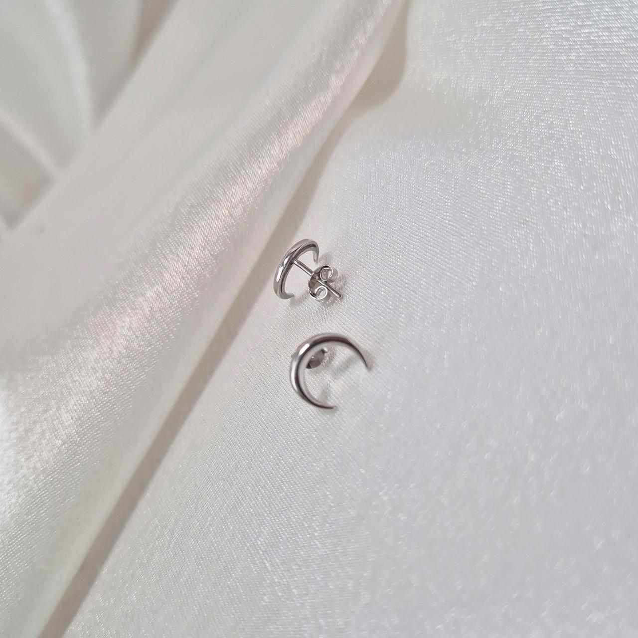 Сережки гвоздики на фіксаторах Лунниця срібло 925 проби родоване 0,87 г (вс167р)