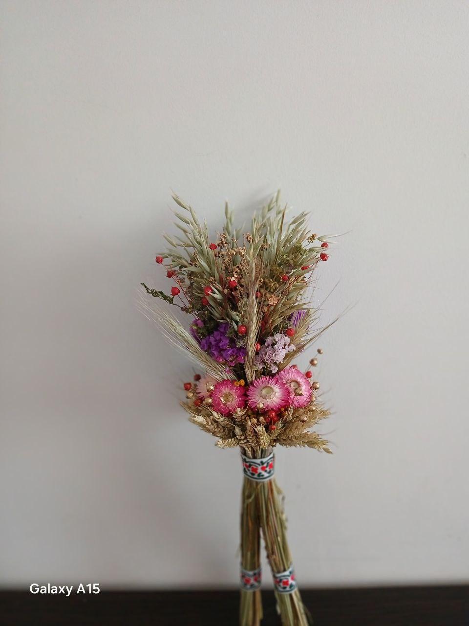 Дидух рождественский из колосья пшеницы/льна и овса на трех ножках 35-40 см с лентой вышиванкой Черный (2822701416) - фото 9 Дидух рождественский из колосья пшеницы/льна и овса на трех ножках 35-40 см с лентой вышиванкой Черный (2822701416) - фото 9