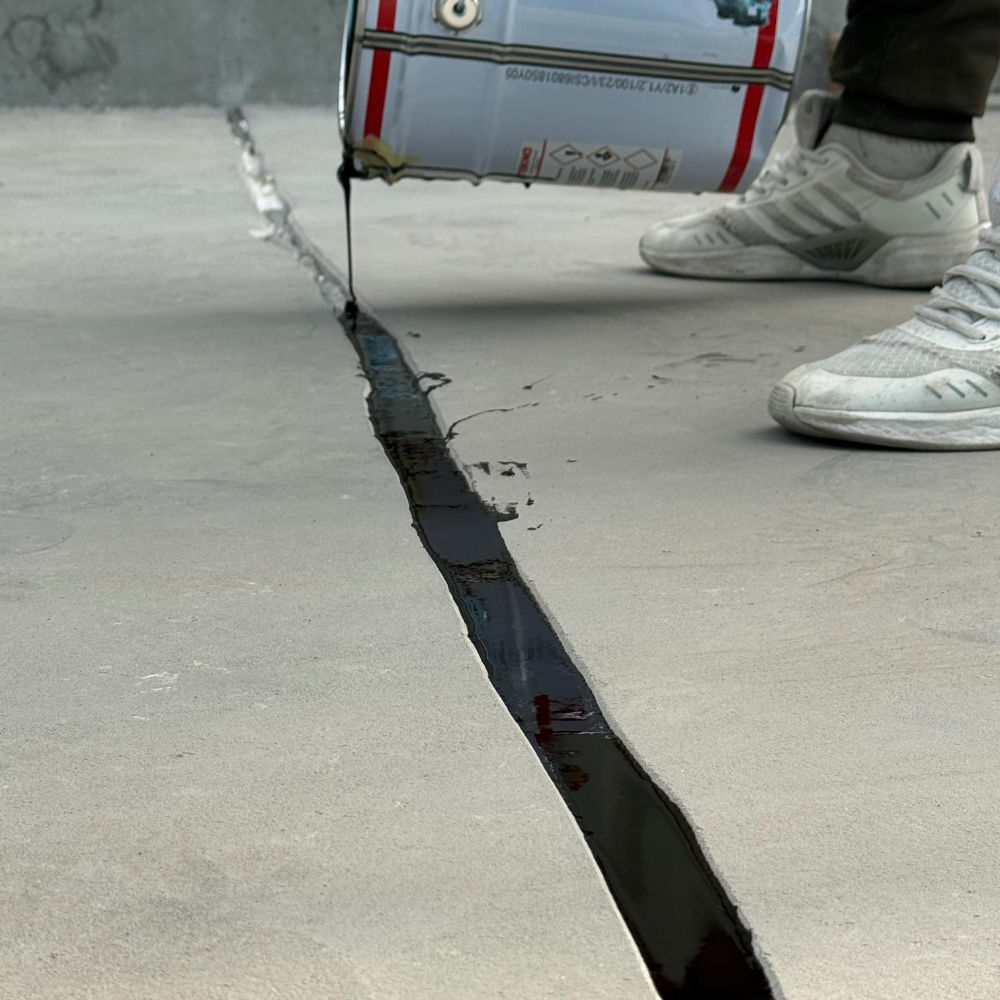 Герметик Teknopoliderz 2K аеродромний поліуретановий 10 кг Чорний - фото 3 Герметик Teknopoliderz 2K аеродромний поліуретановий 10 кг Чорний - фото 3