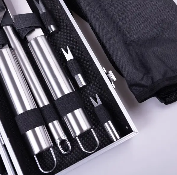 Набір аксесуарів для грилю та барбекю в кейсі 19 предметів - фото 5 Набір аксесуарів для грилю та барбекю в кейсі 19 предметів - фото 5