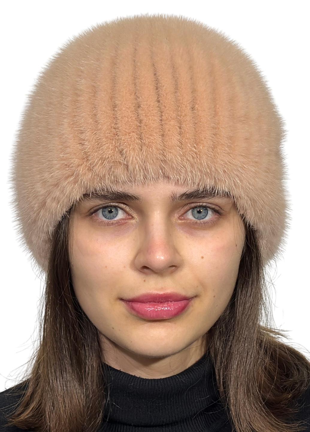 Зимняя шапка из вязаной норки Меховой стиль Шарик натуральный мех Жемчужно-розовый (103/С)