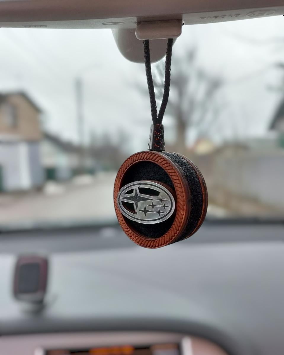 Ароматизатор-подвеска для авто Subaru с эффектом переливания (2096296341)