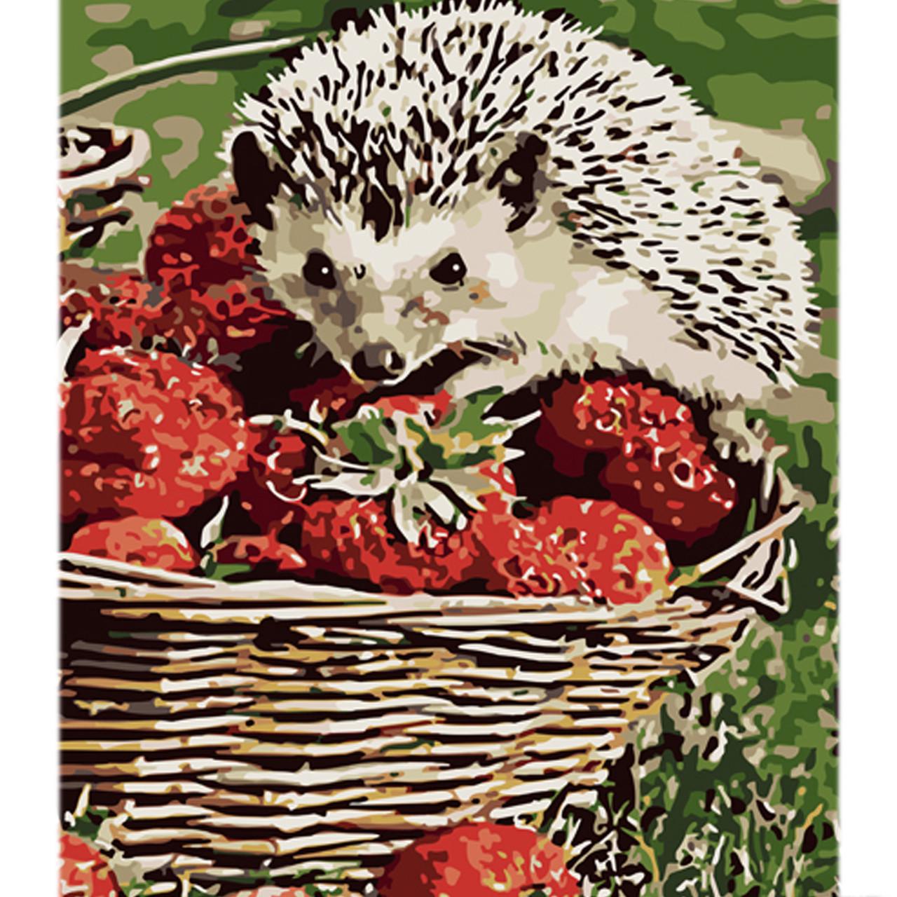 Картина по номерам Strateg Премиум Ежик с клубникой с лаком и уровнем 30х40 см (LY07)