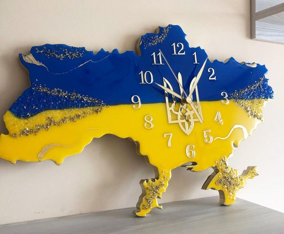 Часы настенные из эпоксидной смолы Карта Украины 60х38 см