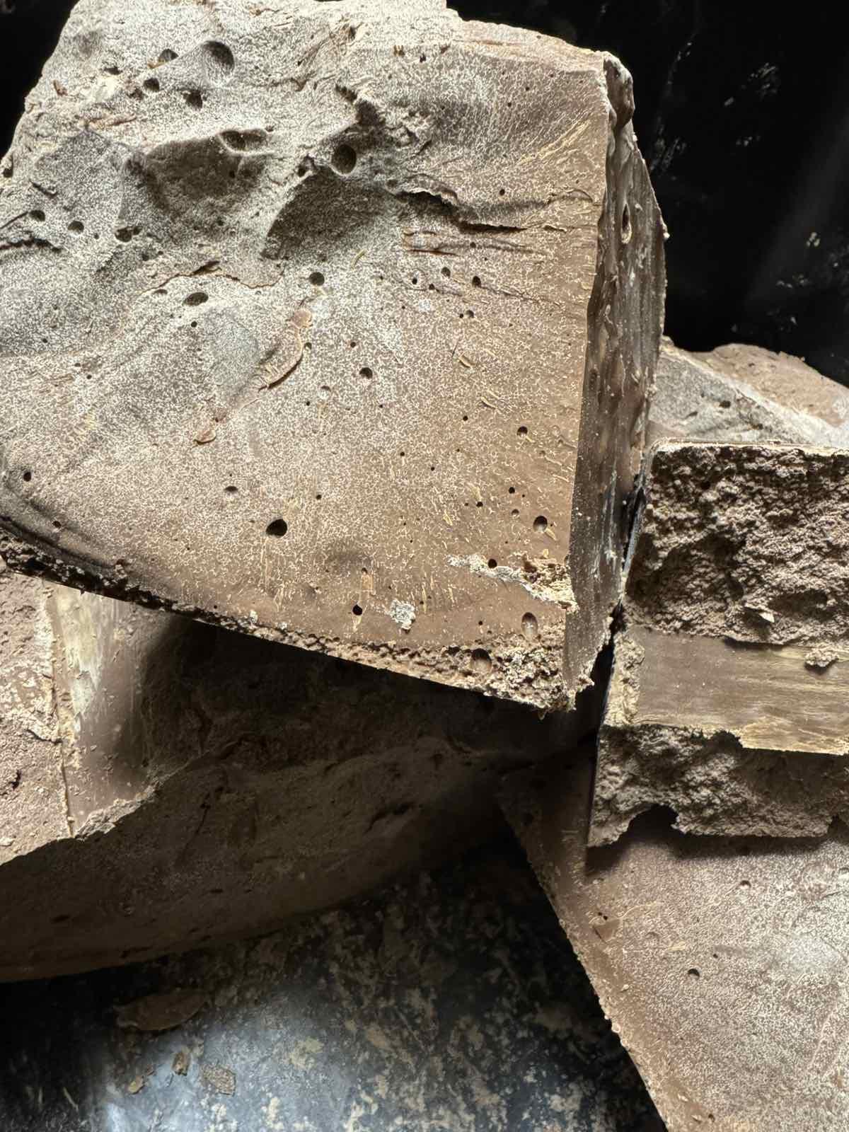 Шоколад молочний кусковий в моноліті бельгійський 35% 1 кг (26920807) Шоколад молочний кусковий в моноліті бельгійський 35% 1 кг (26920807)