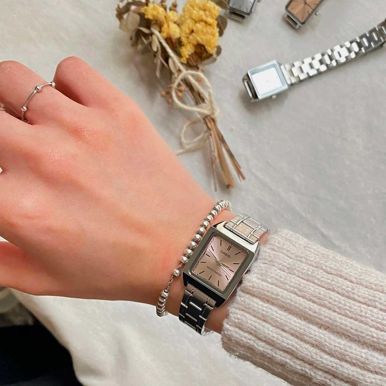 Наручний годинник жіночий Casio LTP-V007D-4E Cрібний/Рожевий (2564475287) - фото 2 Наручний годинник жіночий Casio LTP-V007D-4E Cрібний/Рожевий (2564475287) - фото 2