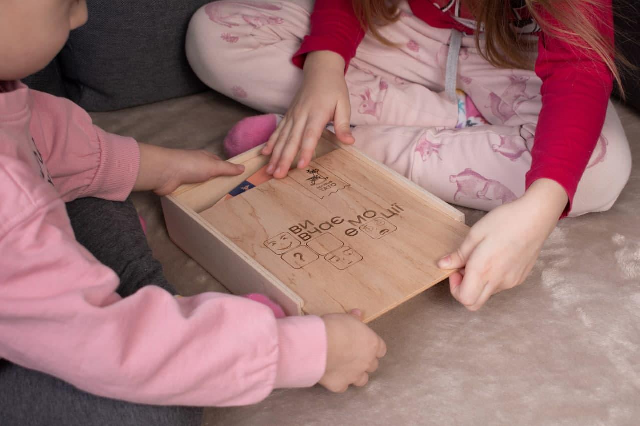 Настільна розвиваюча гра Зробив Тато "Вивчаємо емоції" пазли з картками (RZ0026) - фото 8 Настільна розвиваюча гра Зробив Тато "Вивчаємо емоції" пазли з картками (RZ0026) - фото 8