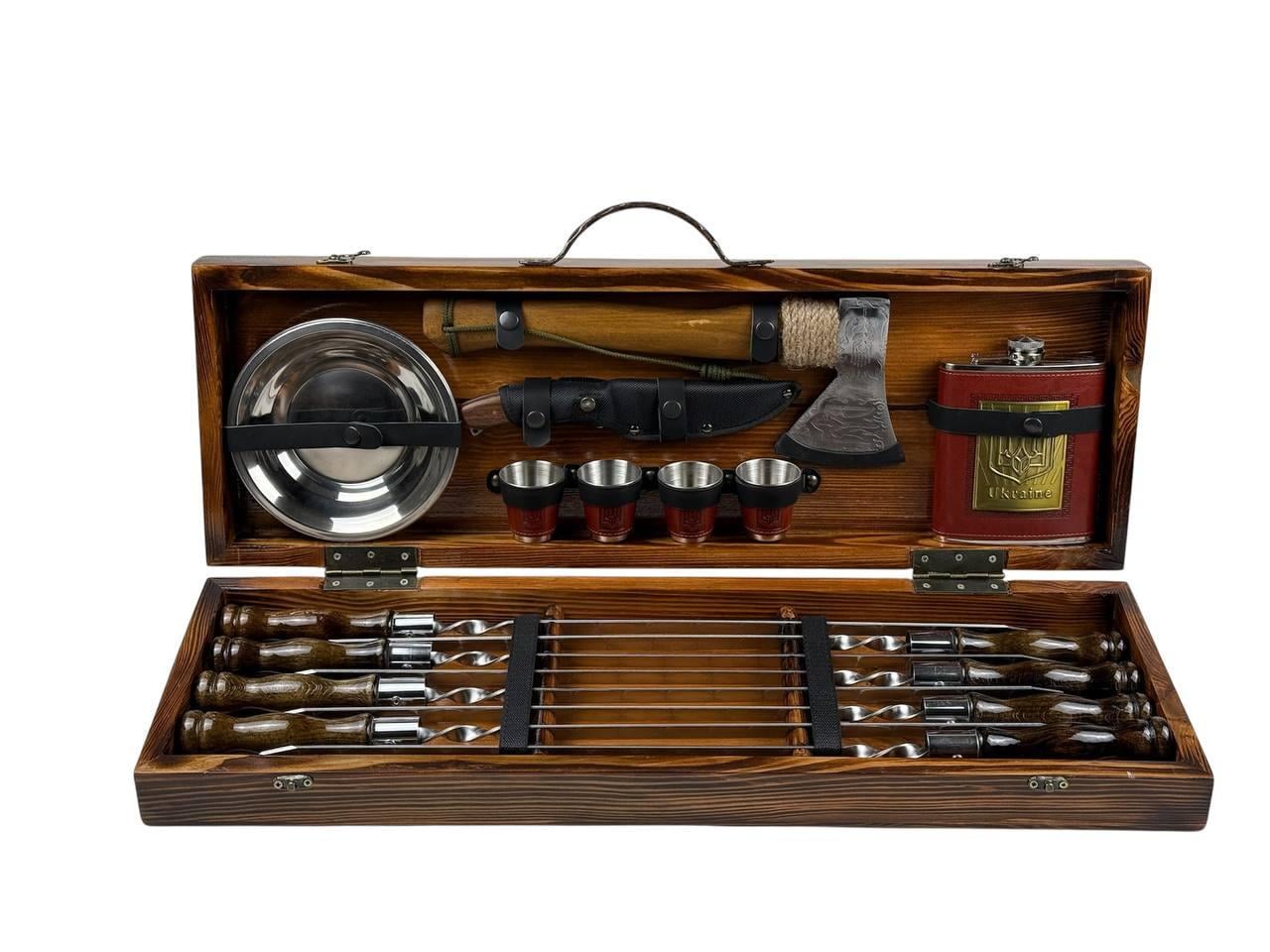 Набор для пикника GrillMaster Венге с топором охотничьим ножом/тарелками 21 пр. Коричневый (10-164-KS-7906)
