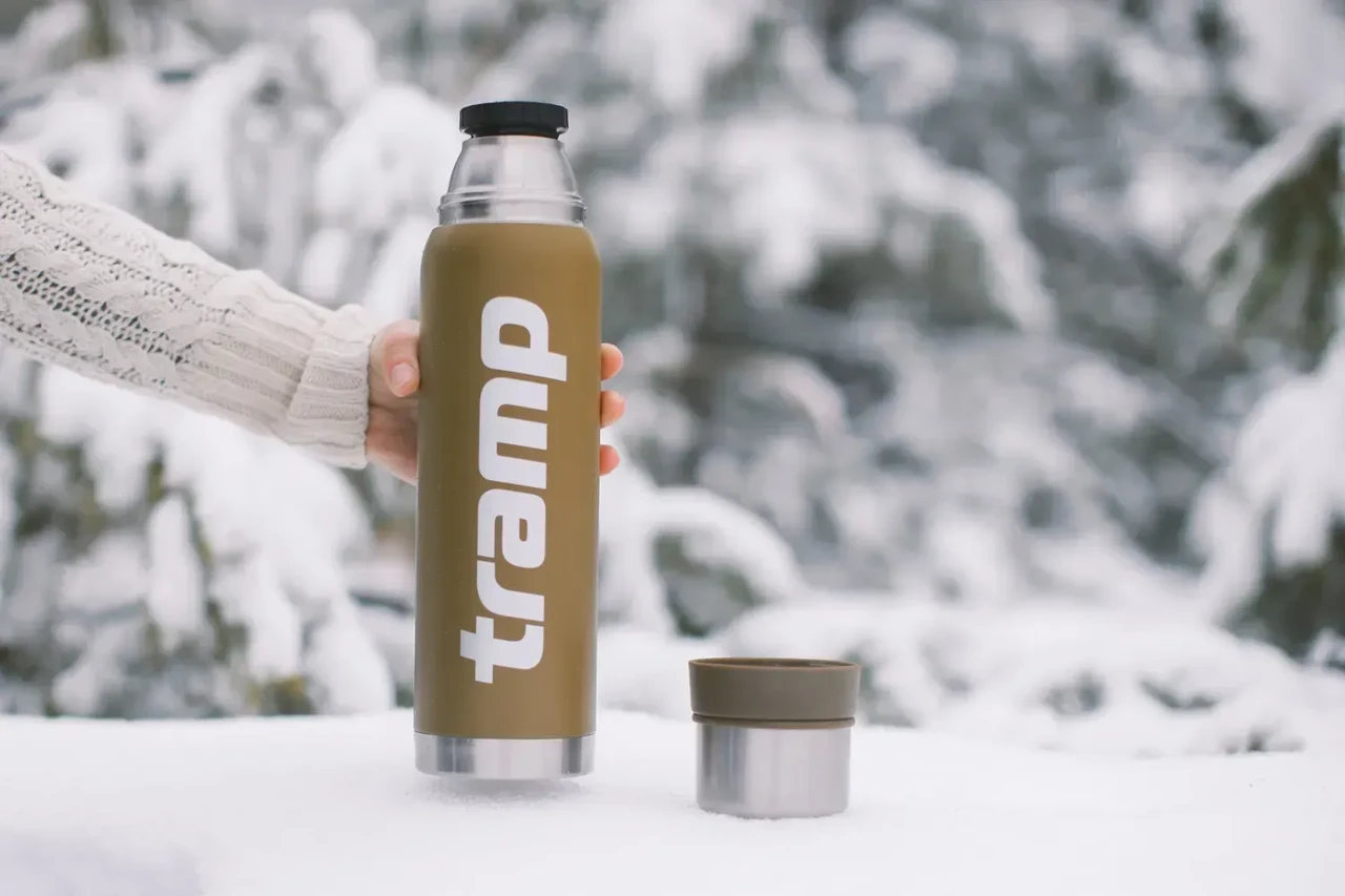 Термос Tramp Expedition Line 0 ,9 л Оливковий (TRC-027-olive) - фото 10 Термос Tramp Expedition Line 0 ,9 л Оливковий (TRC-027-olive) - фото 10