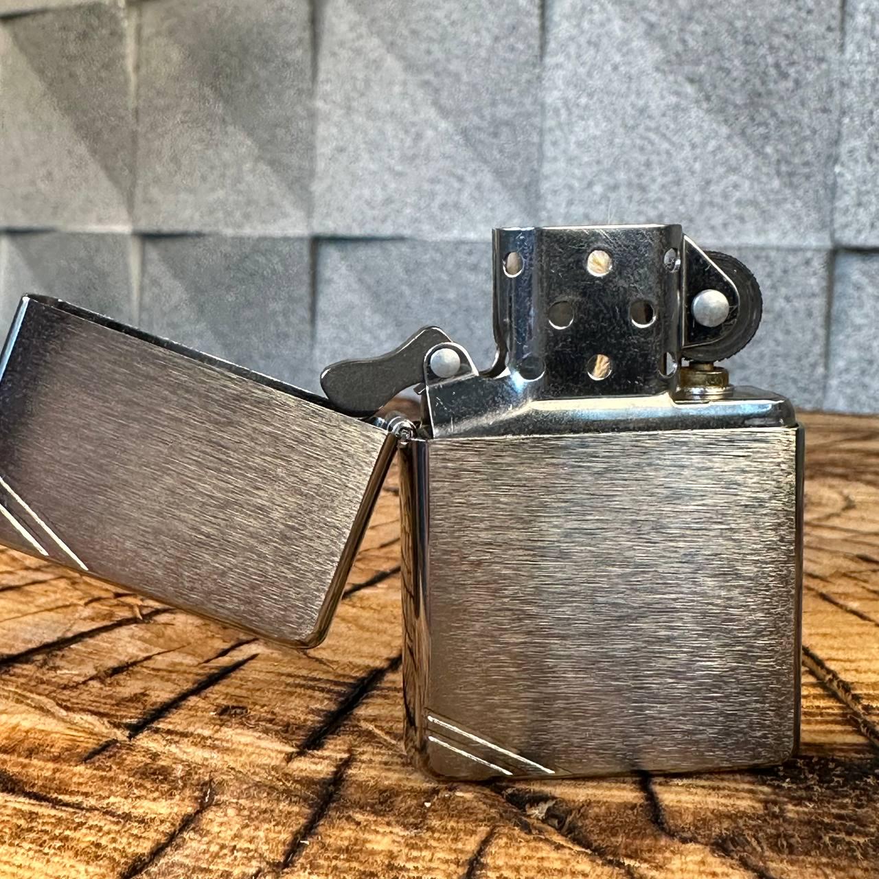 Зажигалка бензиновая ZIPPO Brushed Chrome хромированная - фото 5 Зажигалка бензиновая ZIPPO Brushed Chrome хромированная - фото 5