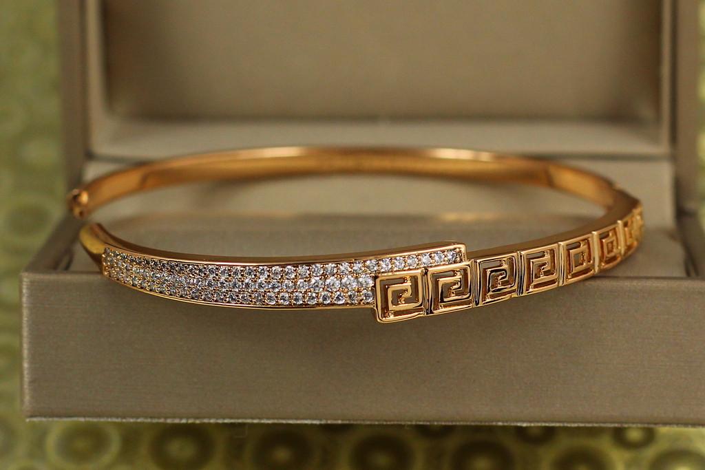 Браслет бэнгл Xuping Jewelry Спартак 57 мм на руку 16-18 см Золотистый