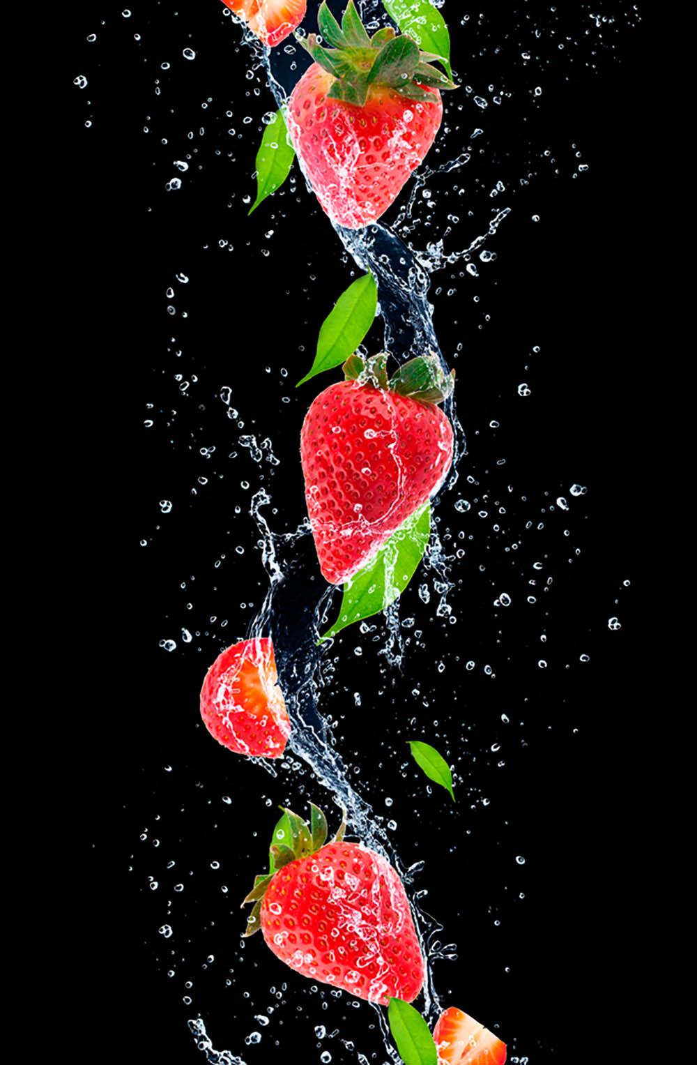 Фотообои Artside Клубника и брызги воды 135114557