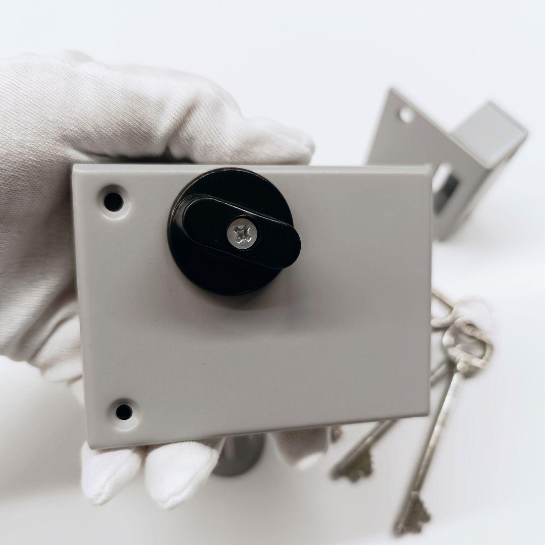 Замок накладний UKRFIX 6-ти сувальдний Світло-сірий (29070665) - фото 2 Замок накладний UKRFIX 6-ти сувальдний Світло-сірий (29070665) - фото 2