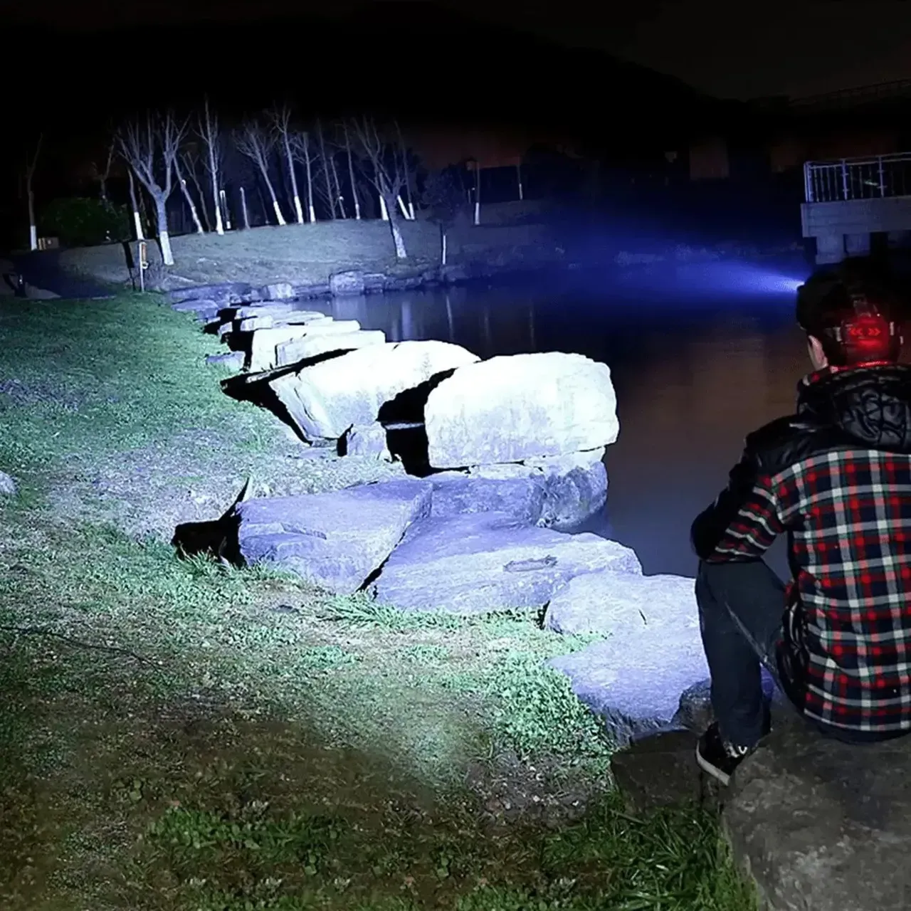 Ліхтар налобний BL T133 із сенсорним датчиком та магнітом акумуляторний (234571859) - фото 5 Ліхтар налобний BL T133 із сенсорним датчиком та магнітом акумуляторний (234571859) - фото 5