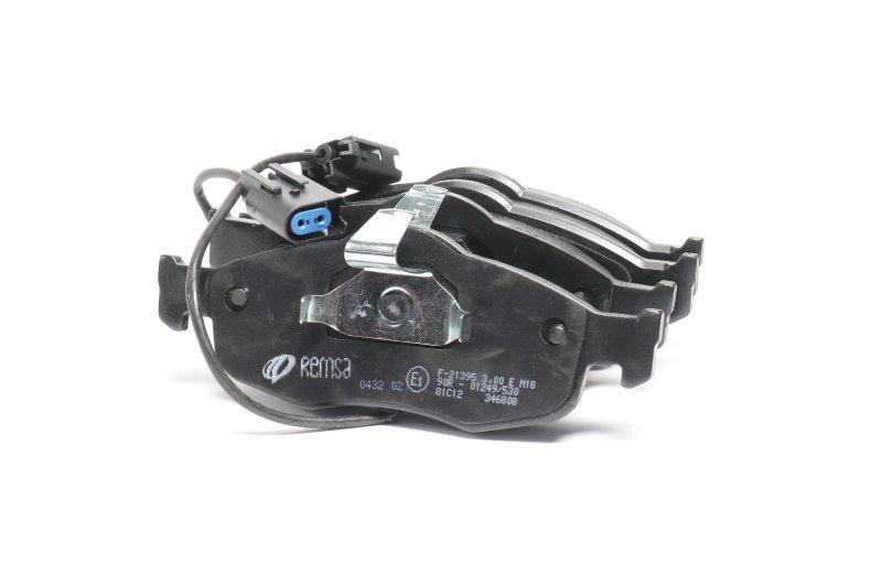 Тормозные колодки дисковые REMSA Ford Mondeo 93-00 scorpio 95-98 передние (0432.02)