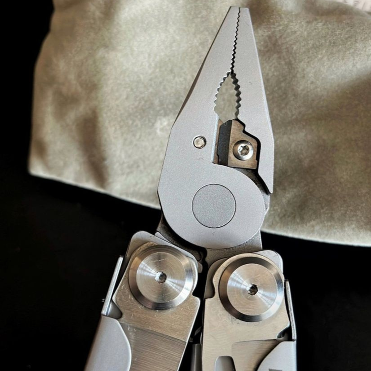 Мультитул багатофункціональний NexTool KN42Е з гравіюванням 12в1 11 см Срібний (25214804) - фото 7 Мультитул багатофункціональний NexTool KN42Е з гравіюванням 12в1 11 см Срібний (25214804) - фото 7