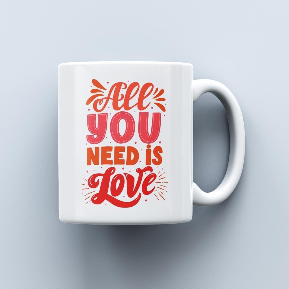 Чашка с надписью All you need is love 330 мл