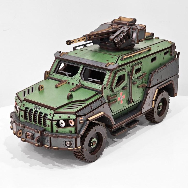 Конструктор 3D дерев’яний NOVATOR інженерна модель автомобіля без клею 35 см 445 дет. (31371089)