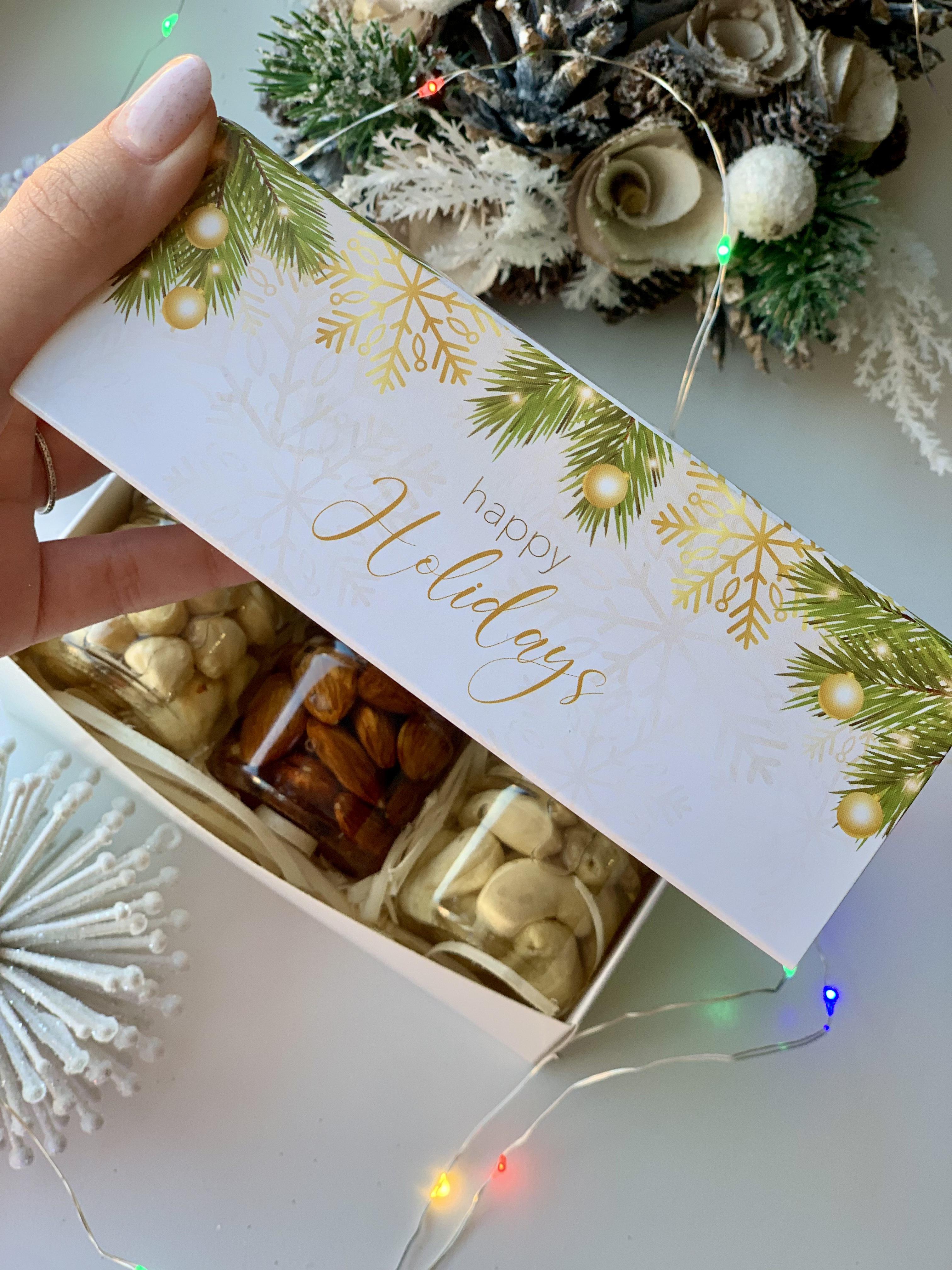 Подарунковий набір до Нового року горішки в меді акації 3 баночки по 50 г - фото 2 Подарунковий набір до Нового року горішки в меді акації 3 баночки по 50 г - фото 2