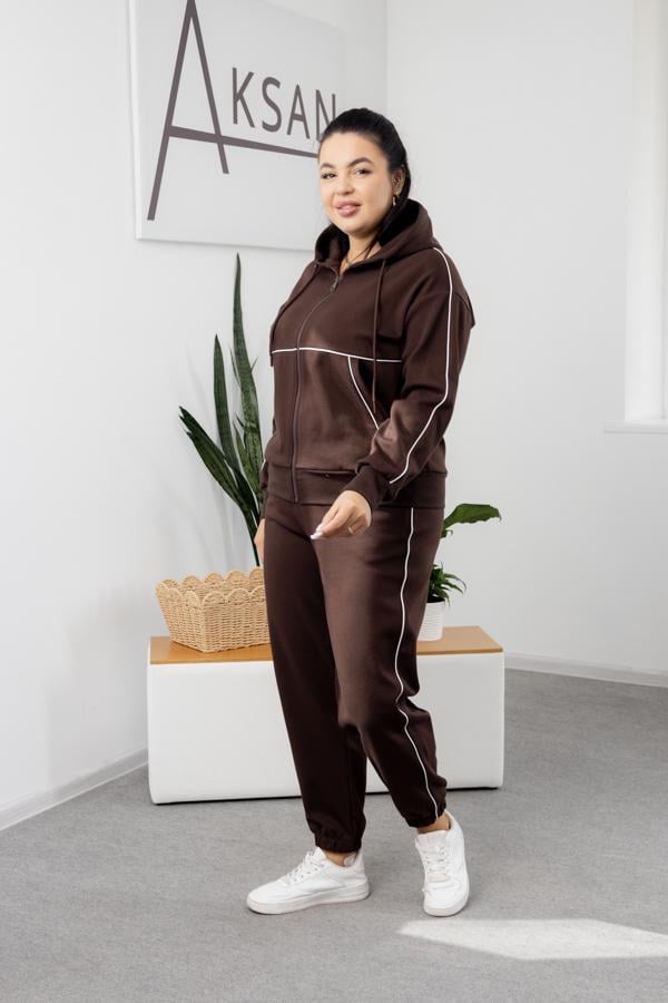 Спортивный костюм женский AKSAN зимний двойка 2XL Темно-коричневый (25.2727_dark-brown_50(2XL)) - фото 2 Спортивный костюм женский AKSAN зимний двойка 2XL Темно-коричневый (25.2727_dark-brown_50(2XL)) - фото 2