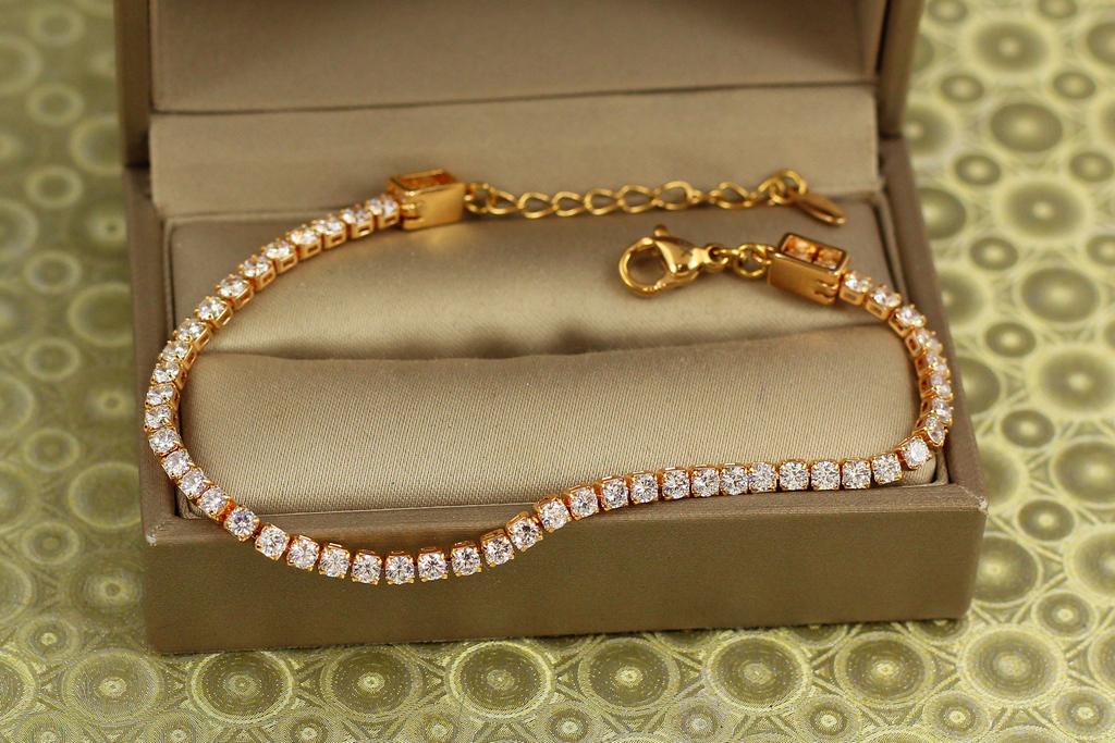 Браслет Xuping Jewelry дорожка из белых фиантов 17 см 3 мм Золотистый (34138665) Браслет Xuping Jewelry дорожка из белых фиантов 17 см 3 мм Золотистый (34138665)