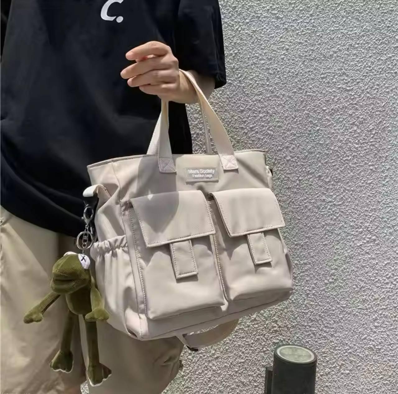 Сумка месенджер жіноча з кишенями з водовідштовхувальної тканини Бежевий