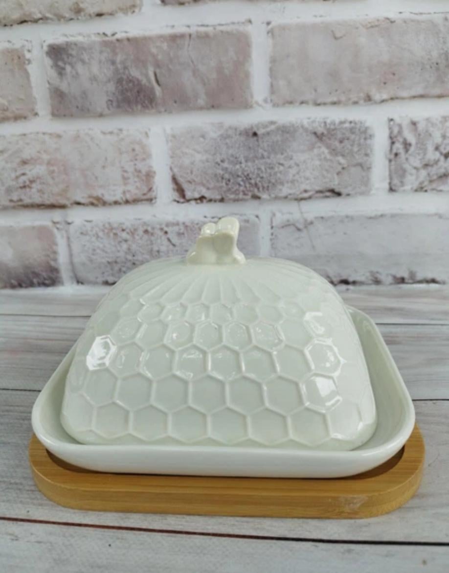 Масленка Interos Соты керамика на бамбуковой подставке (20382753) Масленка Interos Соты керамика на бамбуковой подставке (20382753)