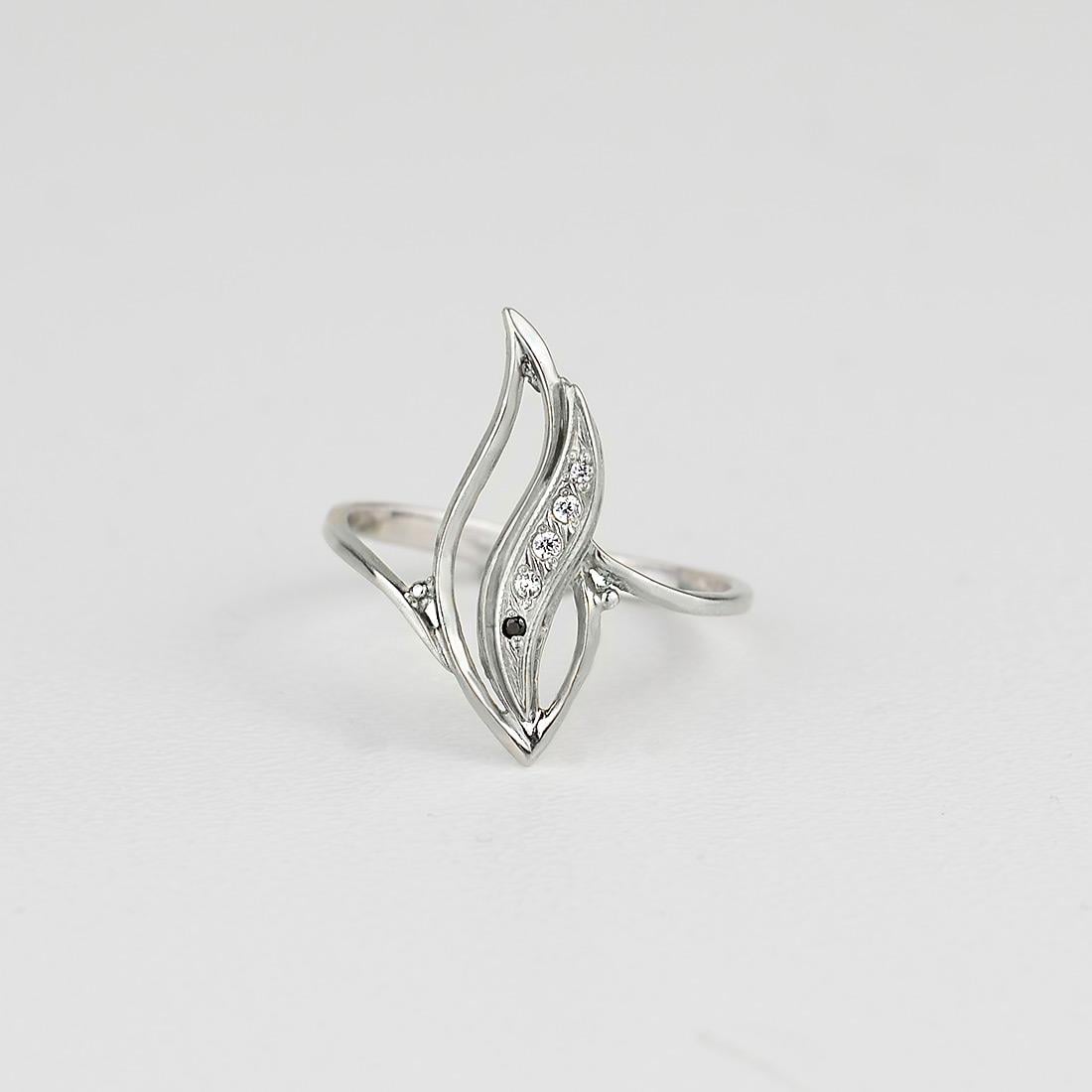 Серебряное женское кольцо Пламя с кубическим цирконием родированное 35-kr 22