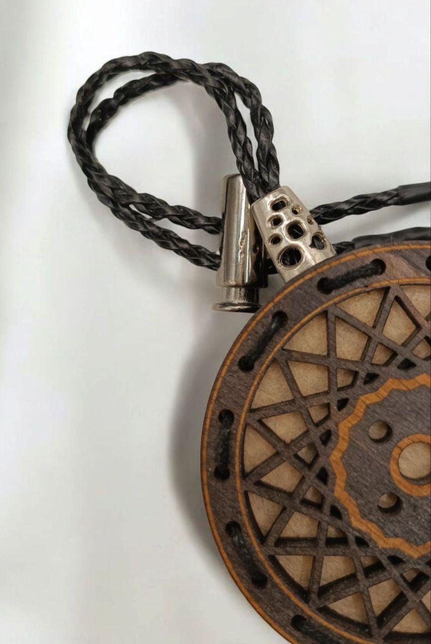 Ароматизатор для авто многоразовый в виде колеса из дерева/войлока и аромапарфюм 10 мл в подарочной коробке (111) - фото 4