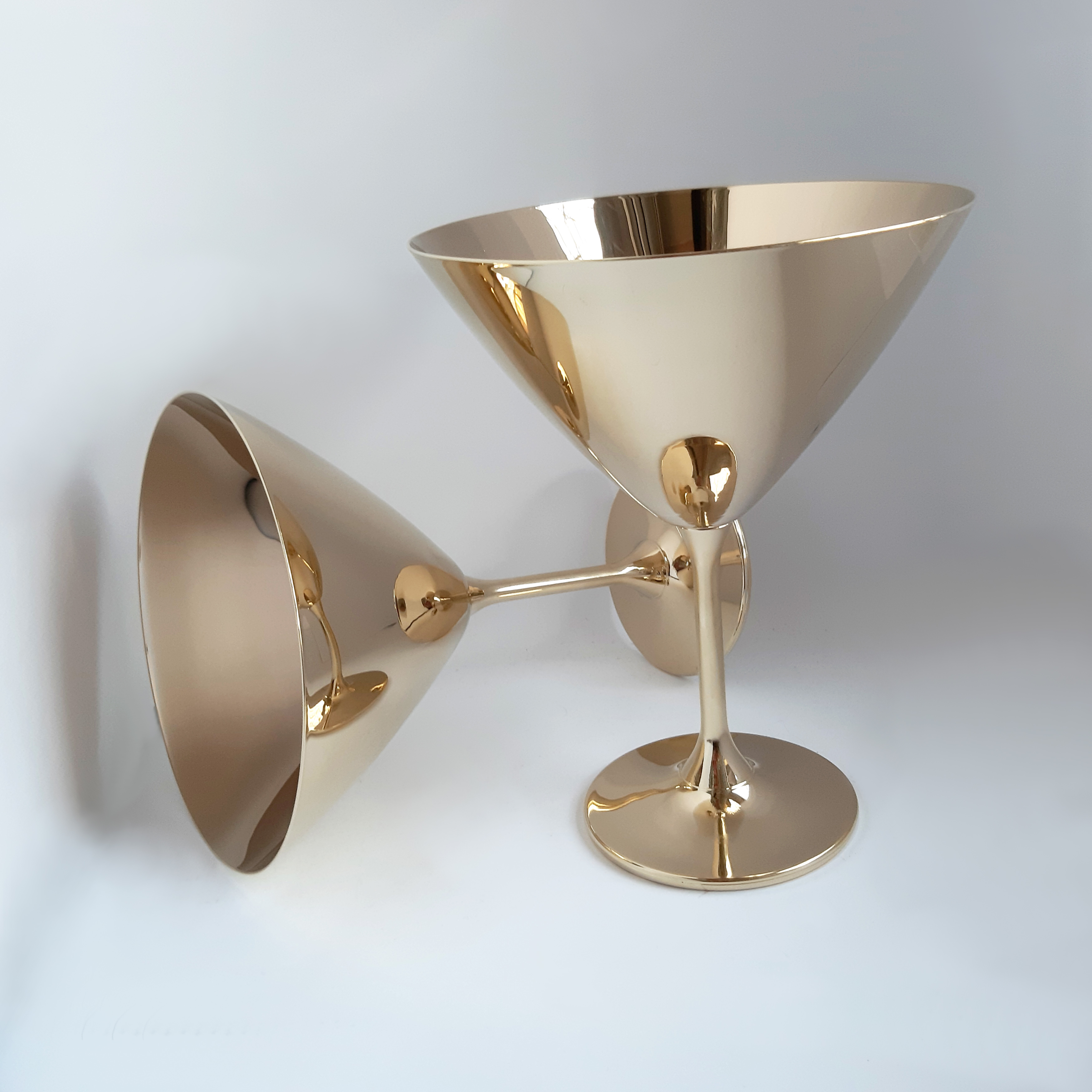 Набір бокалів для мартіні Bohemia Sylvia Klara 280 мл 6 шт. Золото (4S415 00000 280 2) - фото 5 Набір бокалів для мартіні Bohemia Sylvia Klara 280 мл 6 шт. Золото (4S415 00000 280 2) - фото 5