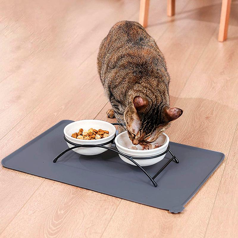 Силиконовый коврик под миски для кошек и собак PetCare 48х30 (Темно-серый) - фото 9 Силиконовый коврик под миски для кошек и собак PetCare 48х30 (Темно-серый) - фото 9