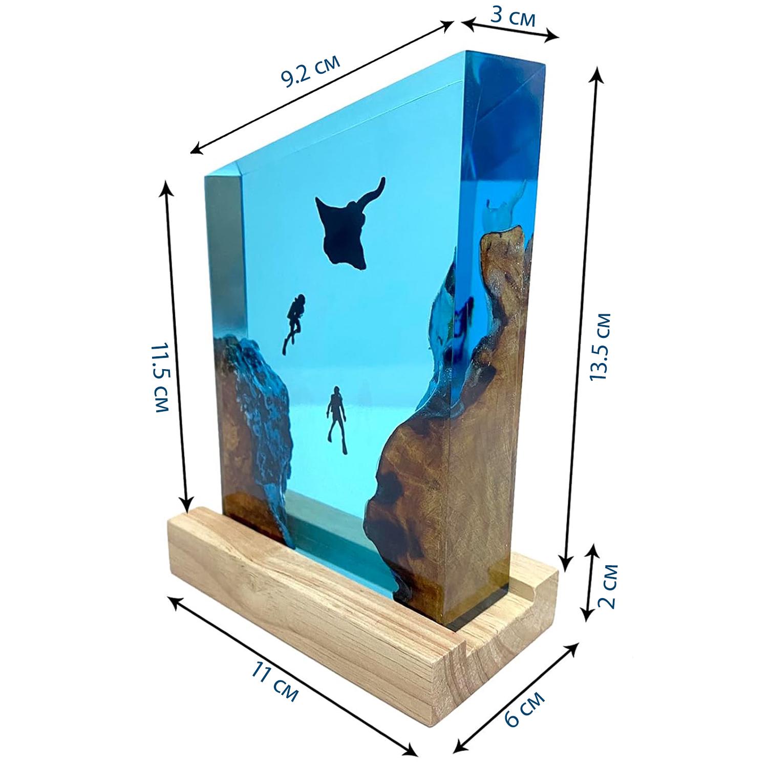 Нічник з епоксидної смоли Аквалангісти та скат у підводному світі океану - фото 3