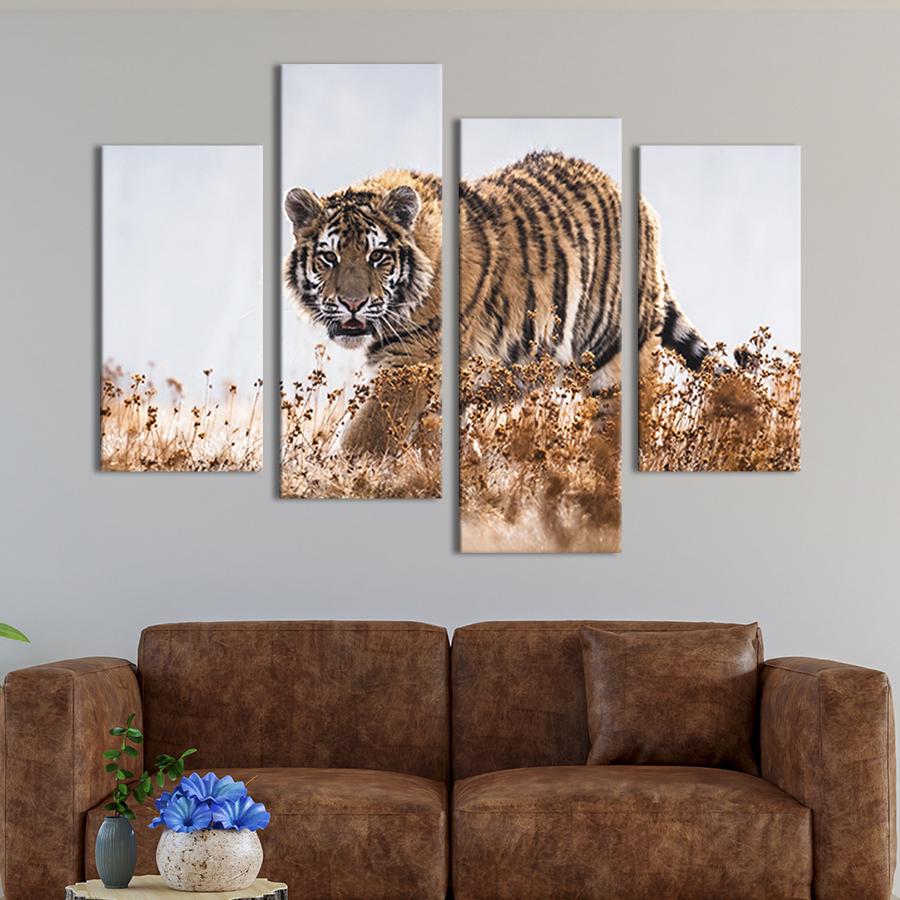 Модульная картина из четырех частей на холсте интерьерная картина Тигр среди рыжих цветов 129x90 см (183-42)