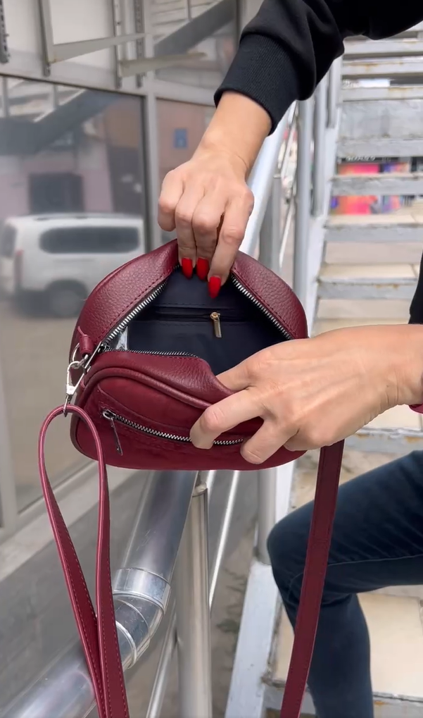 Сумка через плече жіноча сучасна міська екошкіра/натуральна замша 22х15х8 см Бордовий - фото 7 Сумка через плече жіноча сучасна міська екошкіра/натуральна замша 22х15х8 см Бордовий - фото 7