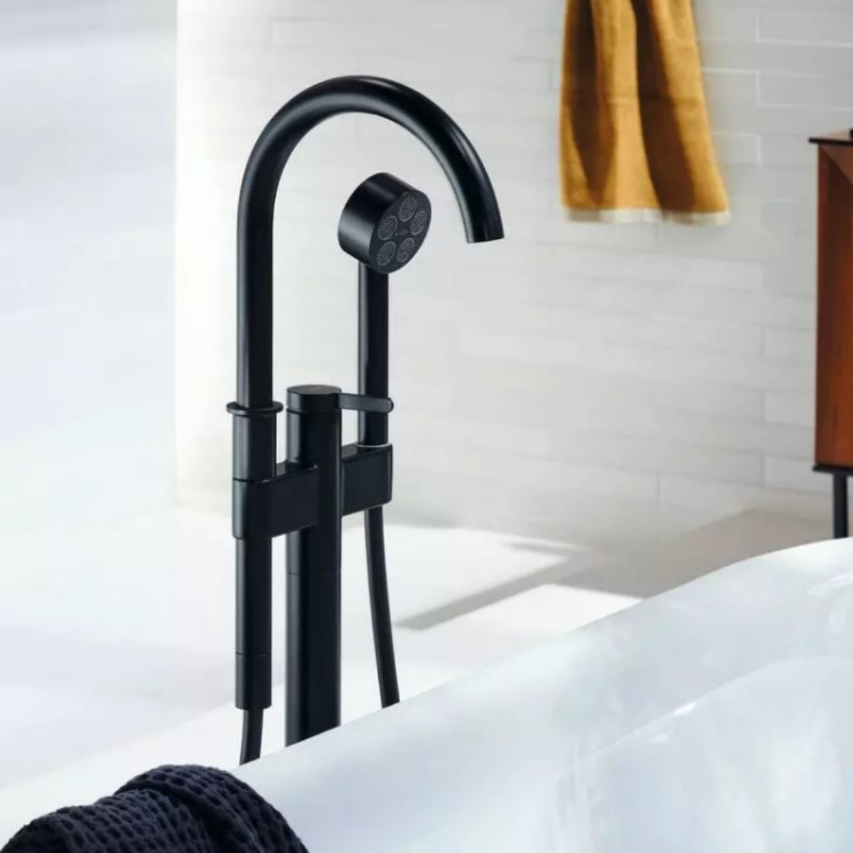 Лейка для душа Axor One 48651340 пластик Черный Хром (ANT-92835) - фото 3 Лейка для душа Axor One 48651340 пластик Черный Хром (ANT-92835) - фото 3