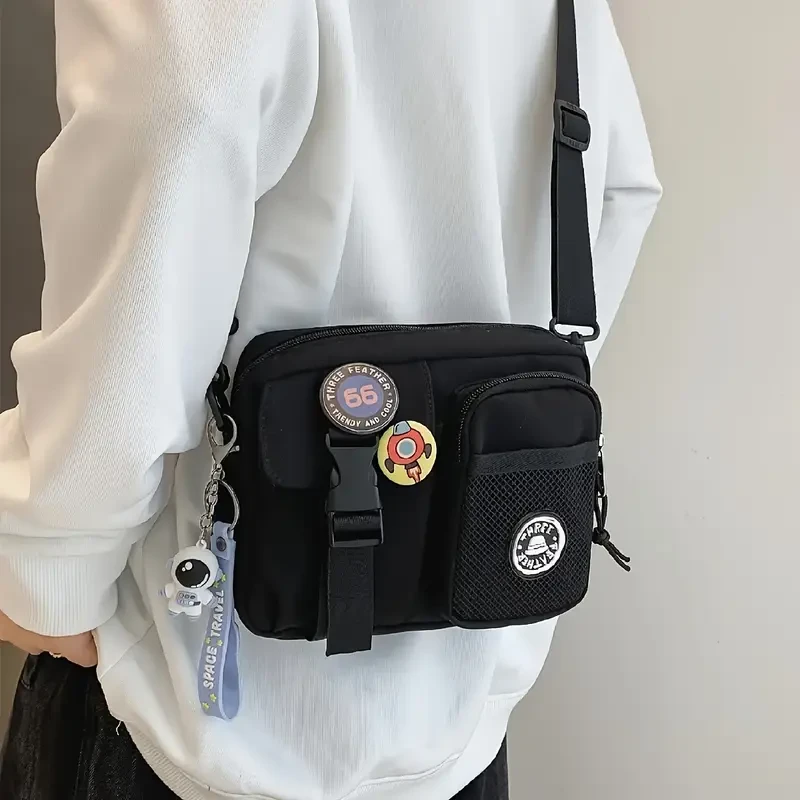 Сумка через плече зі стікерами/брелком-космонавтиком (Р-011) - фото 2 Сумка через плече зі стікерами/брелком-космонавтиком (Р-011) - фото 2