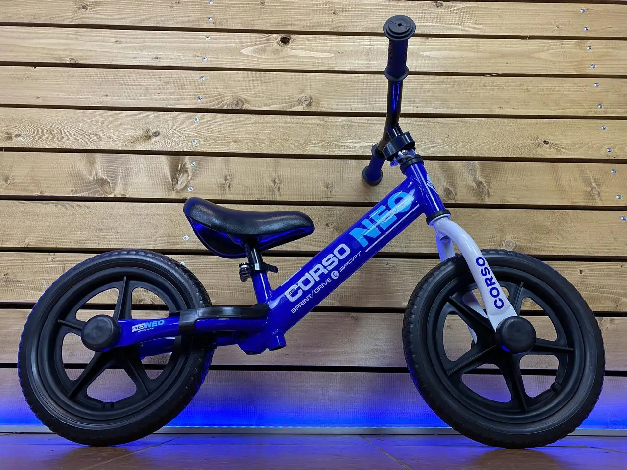 Велобег детский Corso Neo EN-25540 со стальной рамой с подставкой для ног колеса EVA 12"