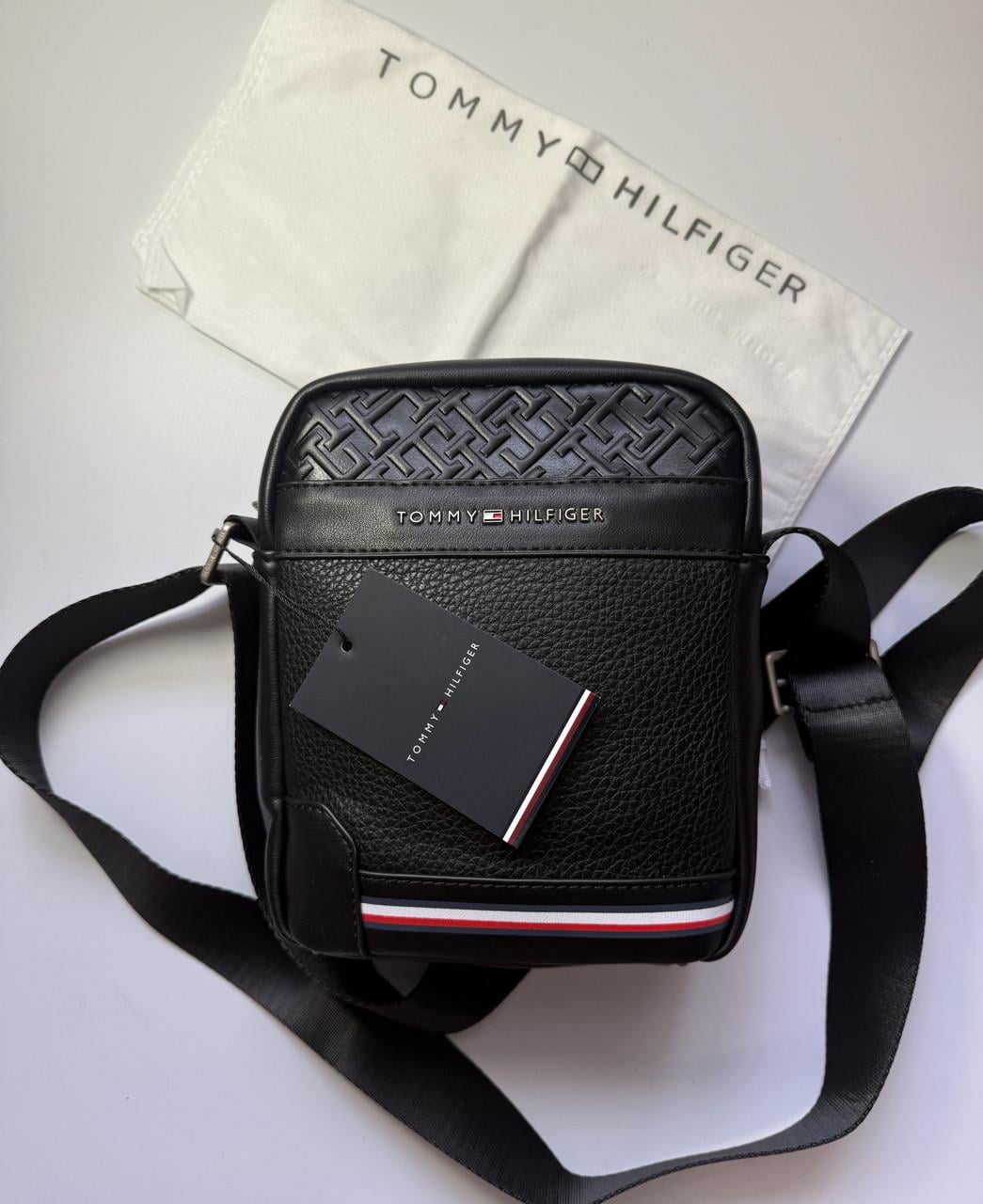 Сумка через плече Tommy Hilfiger Чорний