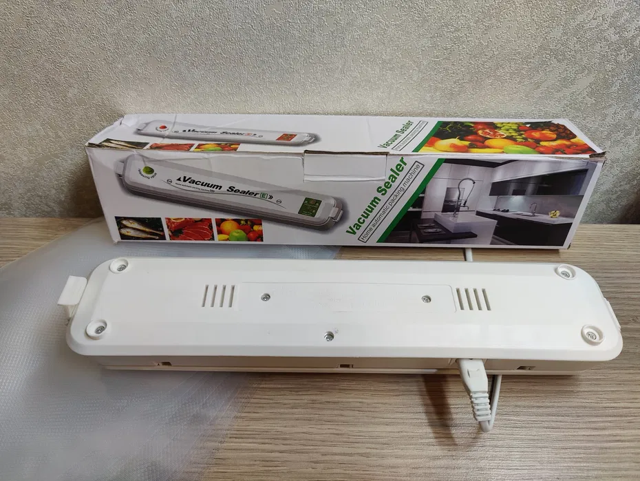 Вакууматор автоматический Vacuum SeaIerE с пакетами 25х500 см (41d696a6) - фото 3