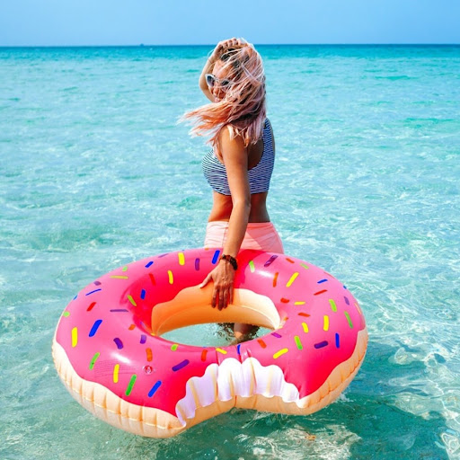 Надувной круг Пончик с эффектом надкуса 107 см Розовый (2603169722) - фото 7 Надувной круг Пончик с эффектом надкуса 107 см Розовый (2603169722) - фото 7