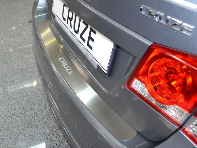 Накладка на задний бампер Citroen JUMPY II 2007-2016 Хром (14708422) - фото 8 Накладка на задний бампер Citroen JUMPY II 2007-2016 Хром (14708422) - фото 8