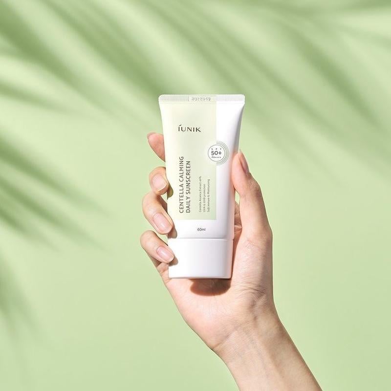 Гіпоалергенний сонцезахисний крем з екстрактом центели Centella Calming Daily Moisture UVA UVB, SPF 50+ PA++++ IUNIK 60 мл (8809728080637) - фото 3