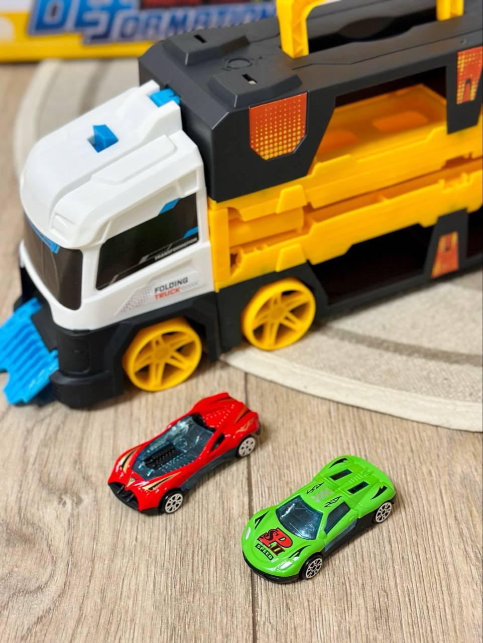 Дитячий ігровий Трейлер Fun Game E7019 автомагістраль з 2 машинками 1,25 м (2424688274) - фото 9 Дитячий ігровий Трейлер Fun Game E7019 автомагістраль з 2 машинками 1,25 м (2424688274) - фото 9