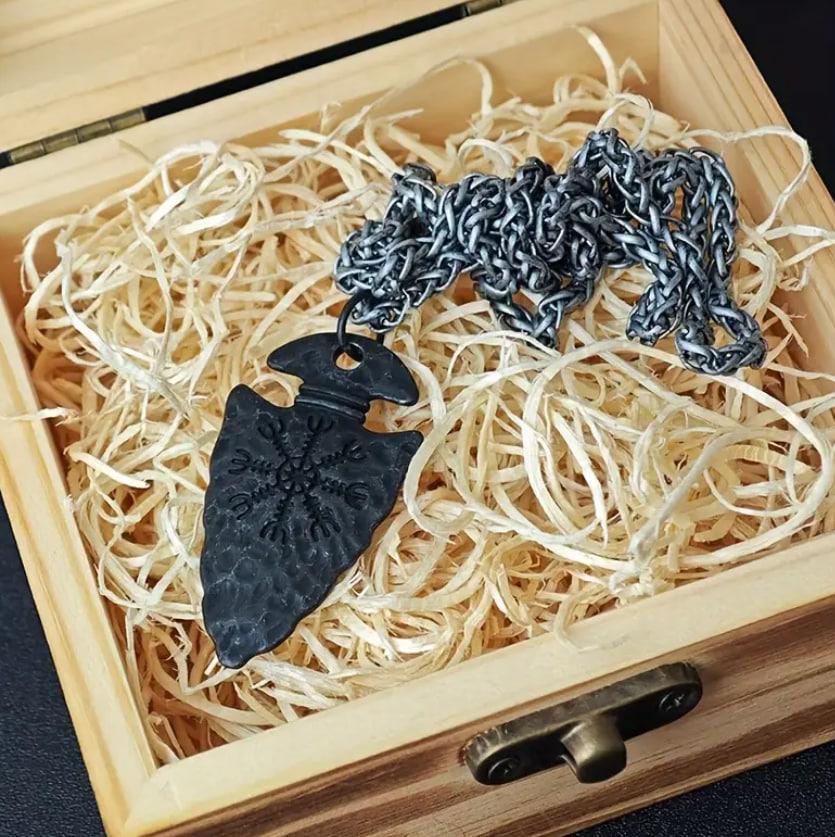 Кулон мужской Щит викингов со шлемом на цепочке 4,5х2,5 см (28349428) Кулон мужской Щит викингов со шлемом на цепочке 4,5х2,5 см (28349428)