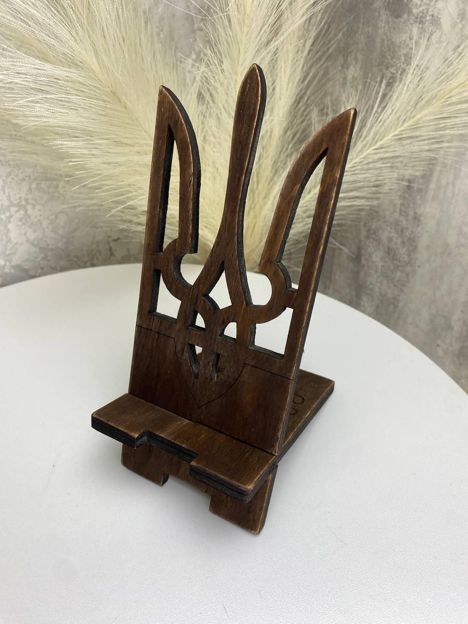 Підставка для телефону настільна Герб з фанери (21051510) - фото 7 Підставка для телефону настільна Герб з фанери (21051510) - фото 7